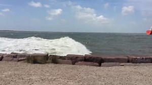 Tanker surfing contest showcases unique sport in Texas City