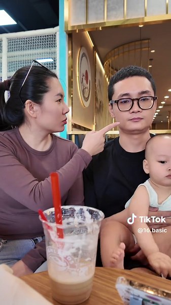 Muốn chăm sóc chồng 1 tí mà dám tỏ cái thái độ. Đã thế từ nay bà cho nhịn 😡 #giaitritiktok #haihuoc #fyp #trend #xuhuong