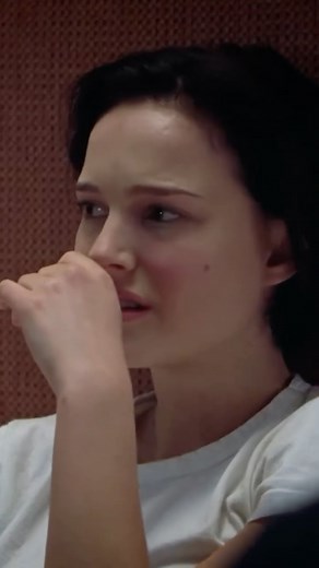 The Film Enthusiast on Instagram: "Natalie Portman & Jude Law in Closer (2004) 🥀 Natalie Portman was only 22 when she delivered one of her most fearless performances in Closer, holding her own against seasoned actors like Jude Law, Julia Roberts, and Clive Owen. Director Mike Nichols adapted Patrick Marber’s brutal stage play about love, lust, and betrayal in modern London."