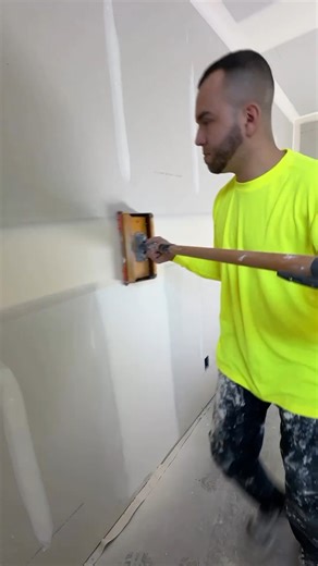 15K views · 194 reactions | Another satisfied customer making magic with our TapeTech 12" EasyClean® Finishing Box and Premium Finishing Knife! Thanks for sharing your smooth finishes Urumex_Drywall! Keep up the fantastic work!  https://tapetech.com/service-center-locator/ Repost •@urumex_drywall_ LAST COAT running the 12 “ Tapetech box and skimming blade on the buttjoints for best results ☑️酪 | TapeTech | Facebook