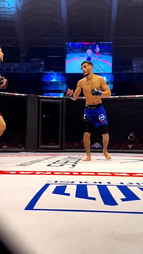 His level of confidence must be through the roof to do things like this in a fight... | Red Corner MMA