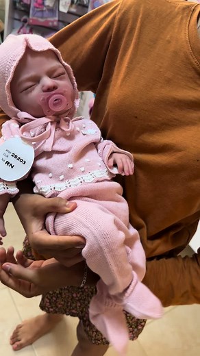 Bebés Reborn de Silicona: Arte y Personalización