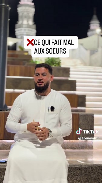 On a ouvert un espace 100 % GRATUIT dans Deen Light pour apprendre ta religion, et voilà tout ce que tu y trouves 👇 🕌 Tes questions répondues par des savants et étudiants en science 🎥 Un live chaque semaine pour apprendre et échanger en direct in shaa الله, avec une communauté pour te faire progresser 📚 Des livres audio islamiques offerts, simples et courts à lire 🤲 Des rappels exclusifs pour te booster dans ta religion Deen Light c'est notre nouveau projet accessible à tous où tu apprends 