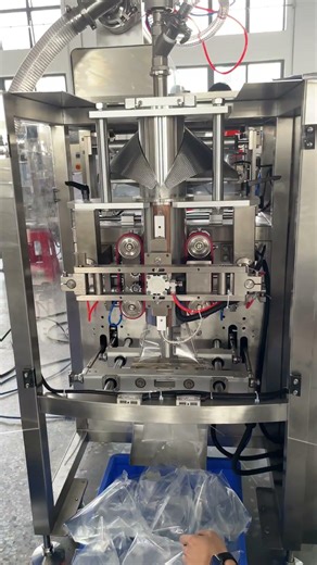 Liquid packaging machine, capable of quantitative and speed control.#machine #packagingmachine