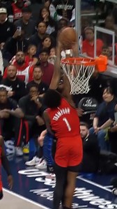 ¡¡LA TAPA QUE HIZO VIBRAR AL ARO!! Amen Thompson corta el camino 😱 | NBA LATAM