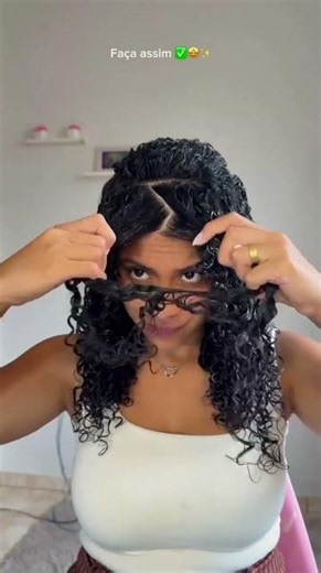 Use your brush the right way and get defined curls! 🌀✨ #curls #hair