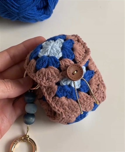 Mini backpack crochet #crochet #crochetersoftiktok #crochettiktok #crochettutorial