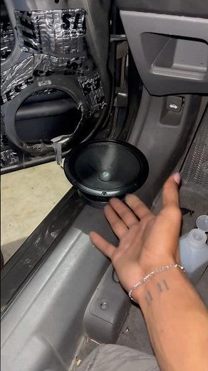 The difference between full range and midrange 6.5 speakers #caraudio #deafbonce #ctsounds