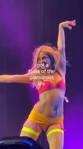 nothing but glamor #theaddisontour #addisonrae | video from krz000 | addison rae