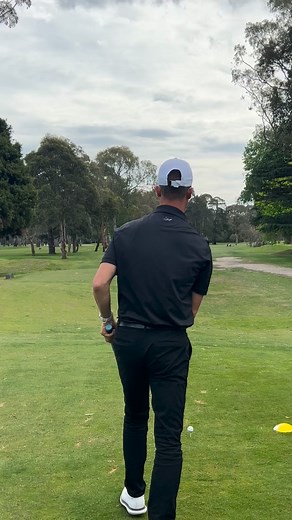 Relaxed swing. Pure rhythm. #golf #golfswing #driver #tempo #rhythm #smoothswing #effortlesspower #golftips #golfcoach #golfdrill #australiangolf #golftraining #golflife #puregolf | Damien Magaton