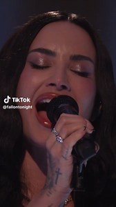 Demi Lovato Performs