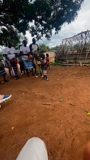 Los diversos ritmos en África esconden información hasta hoy día.En la actualidad muchos países en África, cada etnia o pueblo realizan una secuencia rítmica y cada uno de ellos son fuente de información para esta etnia.Hoy día muchas personas piensan que los ritmos que los africanos bailan son por casualidad y no es verdad. Cada uno de los ritmos tiene un significado para ellos, los movimientos corporales también los descodifican. En todo el Continente Africano, en cada pueblo, hay diversos rit