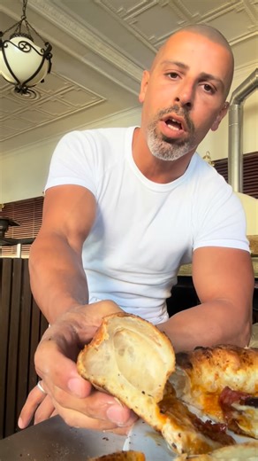 Daniel Gigis Pizzamaker on Instagram: "Don’t confuse the Maillard magic with burnt pizza there’s a big difference in flavour and skill. #danielgigispizzamakerpizza @gigis_balmain"