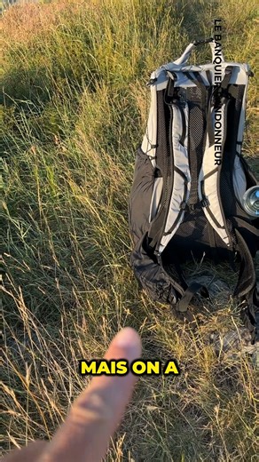 LeBanquierRandonneur on Instagram: "Découvrez le sac MT 900 UL Simond! 🎒 Ultra léger et durable ✨ À ne pas manquer, direction ma chaîne YouTube pour le RETEX complet après avoir marché environ 2000km avec l'été dernier ! 🔍 #SacDécathlon #Simond #UltraLight #Aventure #TestProduit #DavidBlondeau #MT900UL"