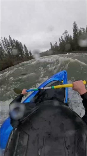winter laps #gopromax2 #daggerkayaks #whitewater #river #flood #kayak
