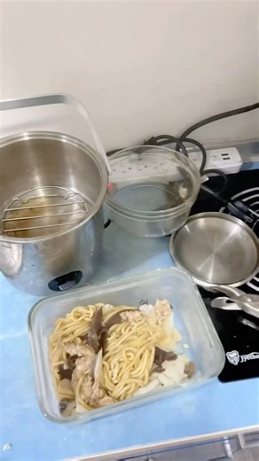 【Zero Skill Kitchen 零廚藝料理食堂】#用便當盒做菜 #一鍋到底 #一鍋一麵 #蔬菜沙茶豬肉炒麵 #電鍋料理 #懶人料理 #午餐 #Easy Rice Cooker Recipes