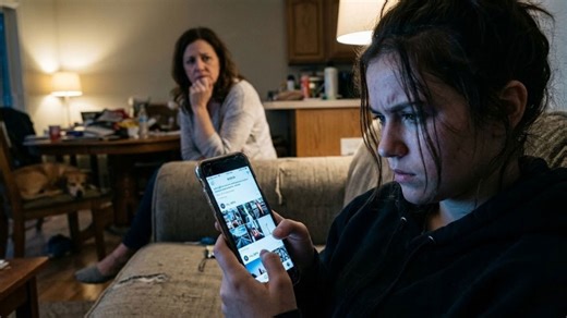 Instagram and YouTube hit with 2,000 lawsuits over youth addiction