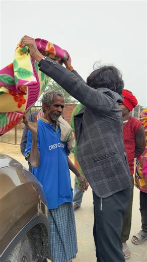 Murari Lal on Instagram: "जो आज तंग हैं, कल बुलंद होंगे ⏳ हौसले और मेहनत से सब कुछ बदलेंगे 💯 Wait for end Heart touching Video 🥺 Be a reason for someone's happiness 😊🥰 💲SUPPORT OUR FOUNDATION 🔗Donate here– https://www.murliwalehauslafoundation.org/ 🏦Account Name –Murliwale Hausla Foundation Account Number – 089001002255 Swift code - ICICINBBXXX IFSC CODE - ICIC0000890 Bank Name - ICICI Bank UPI ID – 9451204200@icici Google Pay – 9170774864 Phone Pay – 9170774864 Paytm - 9170774864 Whatsap