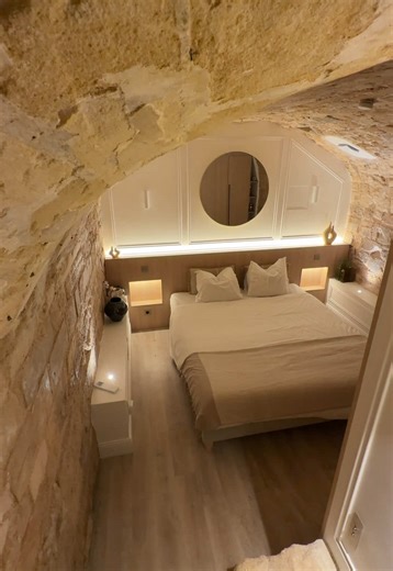 Neat Airbnb Tour in Paris