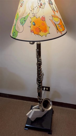 DON'T TRY THIS AT HOME! This bass clarinet was beyond repair and a nice way to continue enjoying the craftsmanship of the instrument is to make it into a Lamp! Now, the big question, how do YOU play lightly on bass clarinet? #LisasClarinetShop #Clarinet #Saxophone #Flute #Clarinetist #Clarinetists #Musician #Musicians #LiveMusician #LiveMusicians #MasterRepairTechnician #ClarinetRepairs #SaxophoneRepair #FluteRepair #WoodwindRepair #MusicConnect #SeriO #GetSeriO #RepairTechnician #RepairTech #Cl