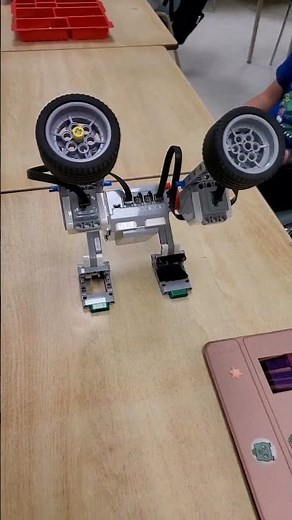 LEGO EV3 Gorilla Moving Forward