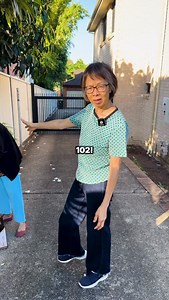 People think longevity is about adding more things. In TCM, it’s often about not stopping. My 102-year-old mum 🥹 – cleans daily – gardens and grows her own food – plays cards to keep her mind active – still keeps me in line and still tells me off even though I’m 60 something years old 🤣 anyone with Asian mums will understand . Gentle movement. Mental engagement. Routine. Longevity isn’t extreme…it’s consistent. My mum is an example of everything I teach my clients and embody myself ❤️ | Art of