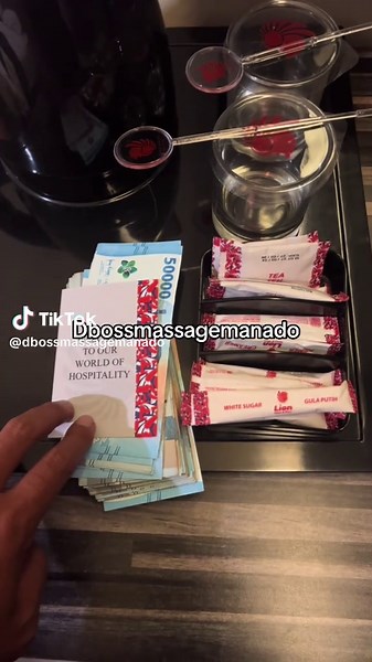 Dbossmassage, pilihan pria modern dikota Manado. Terapis pria yang ahli dan berpengalaman memberikan layanan massage premium dirumah anda. Teknik pijat mendalam untuk megarasi stres dan kelelahan dengan sentuhan hangat. Booking sekarang. #dbossmassage #pijatmanado