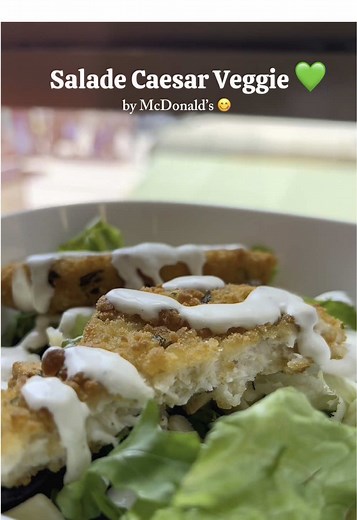 🥗 Nouvelle Salade Caesar Veggie dispo chez McDo ! Du croquant, du frais, et du goût… le tout sans viande 🌱 Viens tester la version veggie de ta salade préférée 😋 #mcdo #mcdomarxdormoy #mcdoparis #mcdofrance #paris #france #paris18 #veggie #salade #végétarien #food #fyp #pourtoi #foryouu