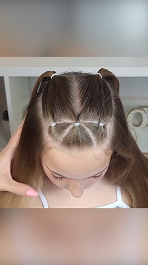 Easy Hairstyle Tutorial! | Noemi Espinosa