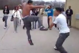 Fight Comp Of The Week Ep 21: Pizza Shack Rumble, Flying Kick, Elbow KO, Crazy Haymakers, Detroit Girls Scrapping, Laid Out Pacquiao Style & More!