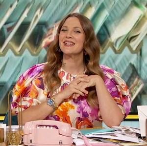 Drew celebrates snail mail by reading and responding to handwritten fan letters! 💌 Watch more from today's show: https://bit.ly/2GaoVQo | The Drew Barrymore Show
