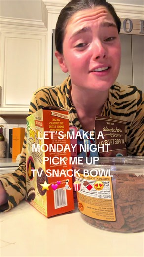 Monday Night Pick Me Up TV Snack Bowl Recipe ⭐️💕🧘🏻🍿🍫😍