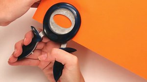 Fiskars X-Large Squeeze Punch, That's Amore