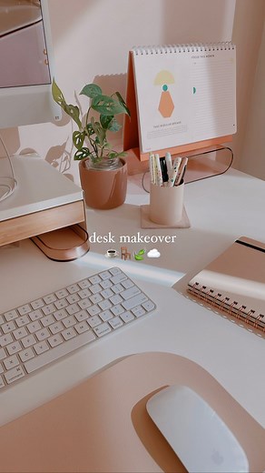 Tiff on Instagram: "Desk makeover ✨ QOTD: What does your dream desk setup look like? As you guys know I’ve been talking about doing a desk makeover for a while now. I haven’t really felt inspired by the space, and it hasn’t been very motivating especially as I haven’t really changed anything since I moved. I spend a lot of time at my desk whether it’s studying or editing so it’s a really important space for me! It has honestly been so exciting working with kikki K on my new desk setup and just a