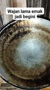 1.9M views · 6.4K reactions | Wajan jadi bersih emak senang #tipsmembersihkanalatdapur #rumahkusurgaku #dapurbersihemak #kontenkeseharian #tipsmudahdancepat #tipsandtrik #kontenkreatorpemula #reels | Tari Ari | Facebook
