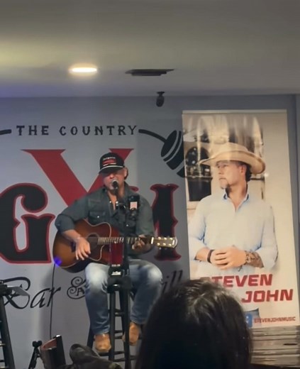 Singing some Possum at The Country Gym Milton #georgejones #countrygym #AcousticGuitar #music #florida #country #countrymusic #acoustic #fypシ | Steven John Music