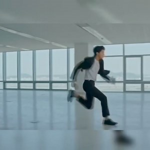 6.9M views · 234K reactions | The way he save her 梁✨ Follow Kdrama Wind for more #kdrama #kdramawind #kdramascenes #kdramaworld #kdramaaddict #kdramalover #love #cute #fypシ゚viralシ #fypシ #foryou | Kdrama Wind | Facebook