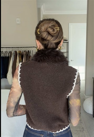 Twisted Bun Pin Up: Easy Chic Hair Tutorial