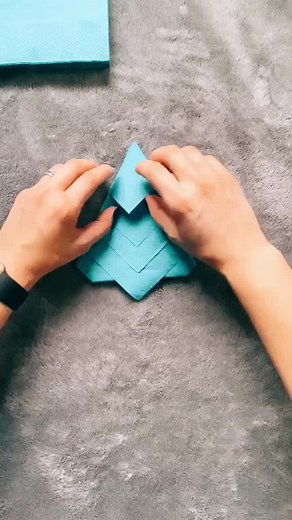 Works well with fabric napkins also #napkins #folding #christmas #tablesetting #table #decor #home