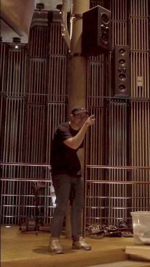 IDLES - When The Lights Come On (In The Studio)