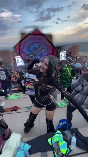 HOW DID SHE DO THAT!? ✨