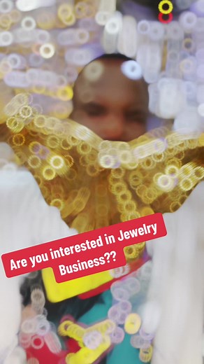 Gold Jewelry Showcase: Explore Unique Designs