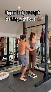Today’s upper body strength session with Rosie 💪🏽 Rosie’s favourite training type is weight training. Do you have any questions about her training or nutrition? Put them in the comments below and we can answer as many as possible 😀🙌🏽 | The Body Coach