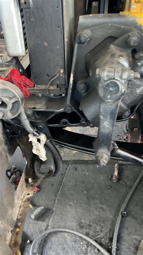 Let’s be real — some leaf springs can’t be saved. When the arch is gone, the steel is fatigued, or the shackles are twisted, it’s time to replace — not repair. And when that moment comes, you better have the right parts. At The Truck Savers in Houston, we work directly with manufacturers to source high-quality leaf springs, not cheap offshore copies. We match OEM specs and install with precision. Because Parts Never Lie, and your suspension will expose every shortcut. Don’t roll on compromised s