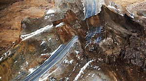 Massive landslide damages Kennecott's Bingham Canyon Mine