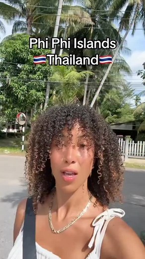 I love the Phi Phi Islands 💚🐠 such crystal clear blue water, you have to visit Koh Phi Phi and all the Phi Phi islands if you’re going to 🇹🇭Thailand🇹🇭 soon 💚 There are actually 6 islands: . . . The main ones are: • Phi Phi Don • Phi Phi Le (Leh) • Ko Mai Phai (Bamboo Island) • Ko Yung (Mosquito Island) • Ko Bida Nok • Ko Bida Nai 💚Remember the only island you can stay on is Phi Phi Don #phiphiislands #kohphiphi #thailand #phiphibeach | Arielle Campbell