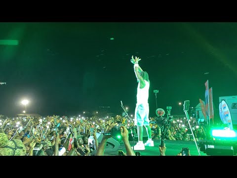 🔥Shatta Wale Makes History in Kumawu 🔥 Massive Crowd as He Storms Stage at the Papa Nantwie Festival