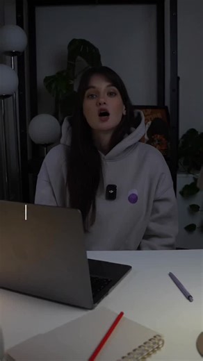 Světlo ve videu dělá víc, než si většina lidí myslí. Barvy, stíny a jejich intenzita ovlivňují, jak video působí ještě dřív, než začneš mluvit. V tomhle videu najdeš jednoduchý návod, jak si světlo nastavit správně 💜 📁Ulož si ho na další natáčení! | socialmind.cz