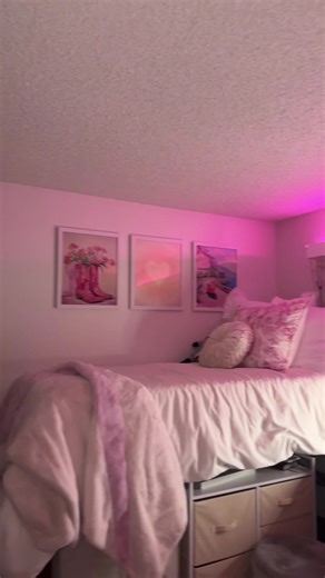 freshman dorm 🩷 #pepperdine #pepperdineuniversity #dormlife #dorm #dormtour #classof2027 @Maddie