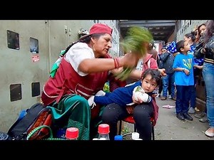 Doña Rosa does energy cleansing (limpia espiritual) in Cuenca, Ecuador